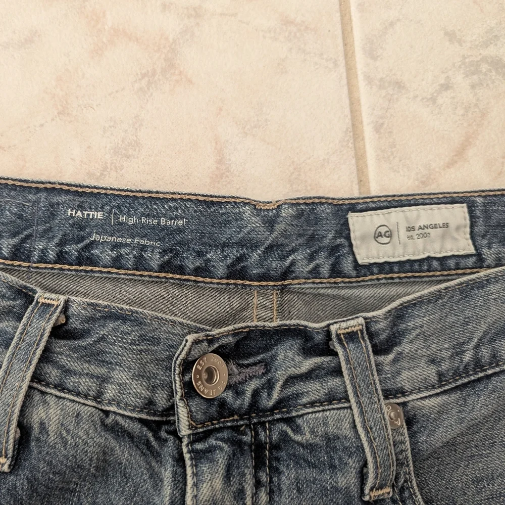 AG Hattie High Rise Barrel Jeans - Size 30 - Picture 3 of 5